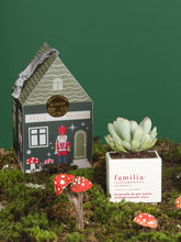 Matera Familia en Casita de la Aldea Mágica